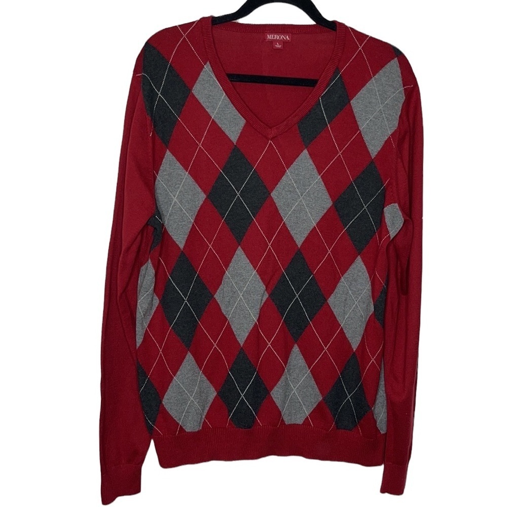 Merona Red Argyle V-Neck Sweater with Gray and Black Diamonds Size L